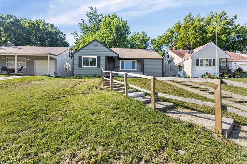 1143 E 65th ST, Kansas City, MO 64131
