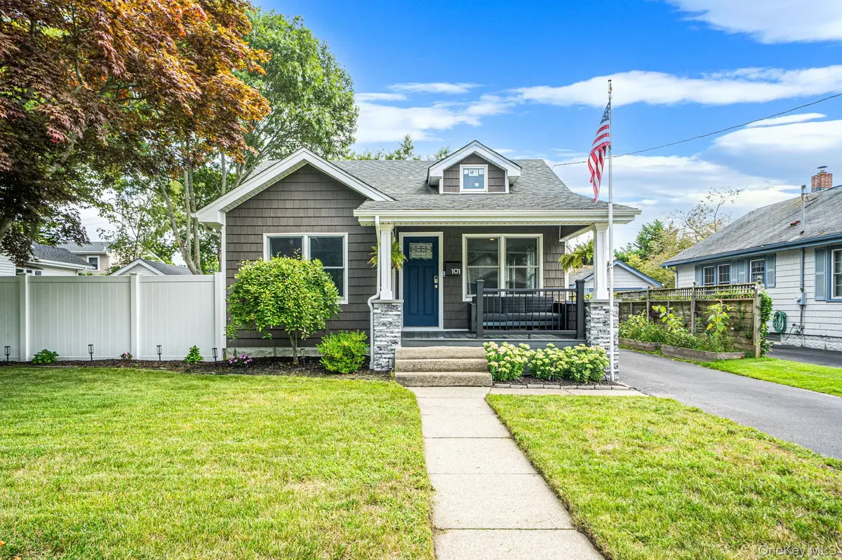101 Highland AVE, Patchogue, NY 11772