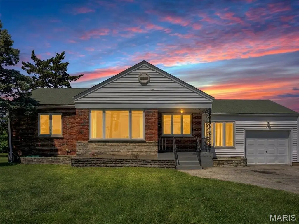 8351 S Laclede Station RD, Unincorporated, MO 63123