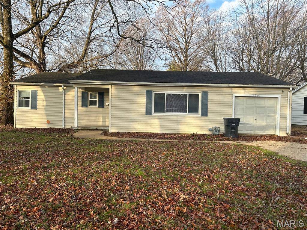 1601 Foster DR, Belleville, IL 62226