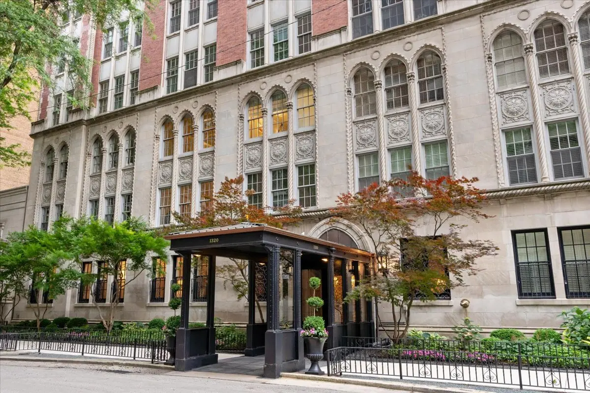 1320 N STATE Pkwy #1A, Chicago, IL 60610