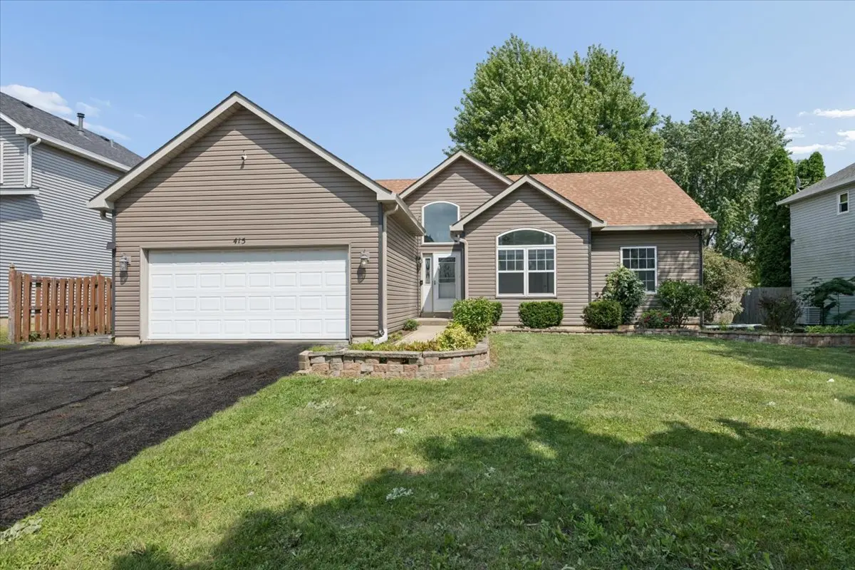 415 Juniper DR, North Aurora, IL 60542