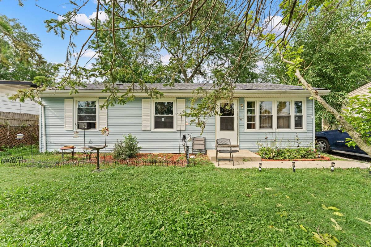 3360 Magnolia DR, Markham, IL 60428