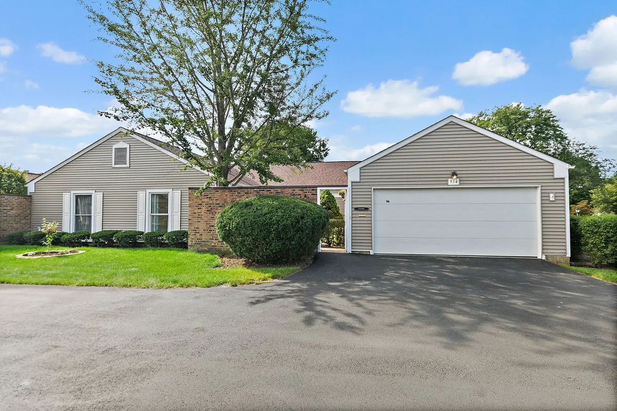 954 Dartmouth DR, Wheaton, IL 60189