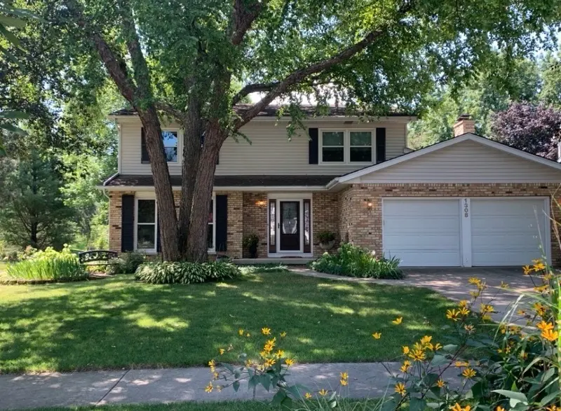 1308 Old Dominion RD, Naperville, IL 60540
