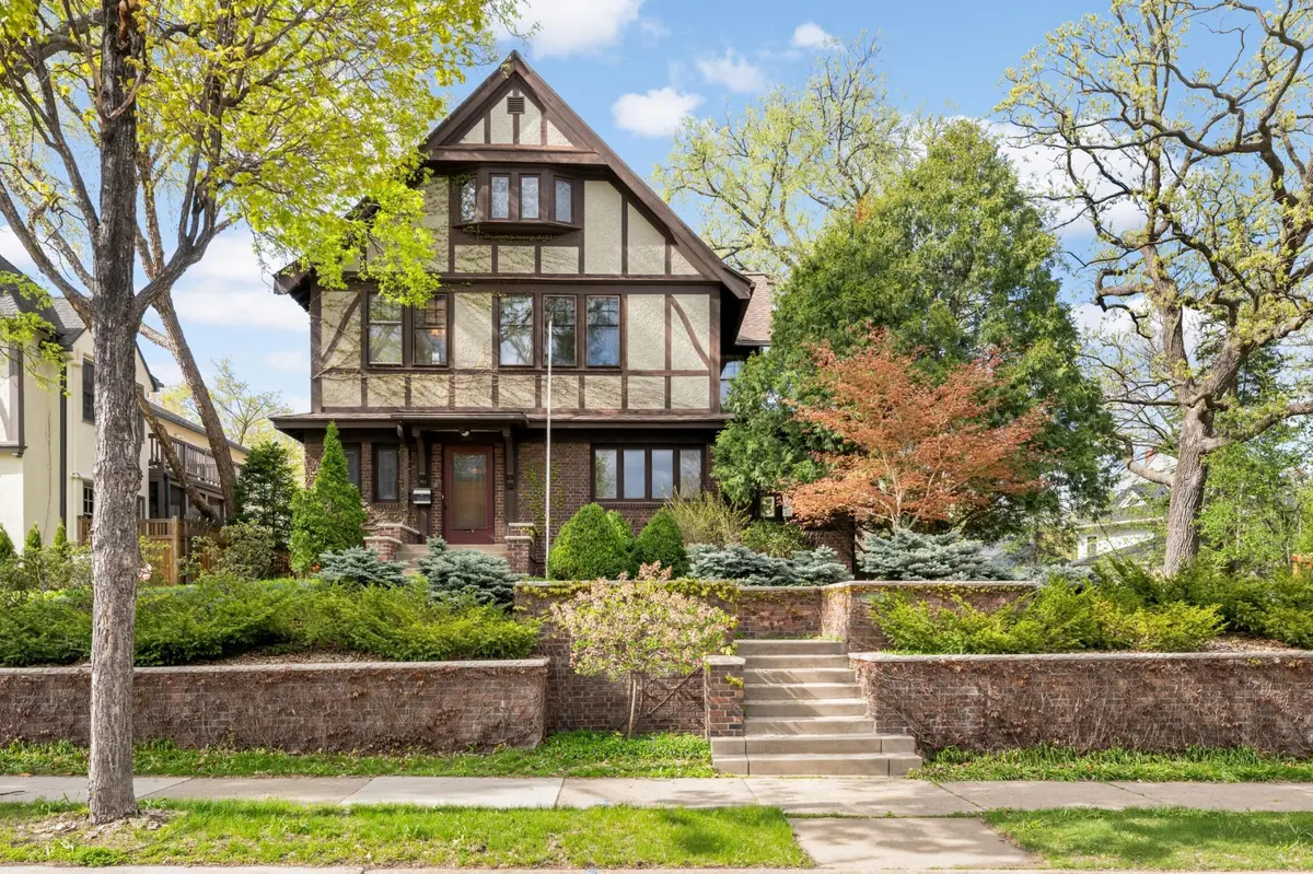 2418 W 22nd ST, Minneapolis, MN 55405