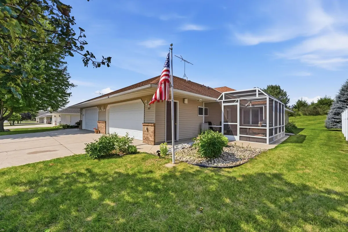 207 Circle View DR, Dassel, MN 55325