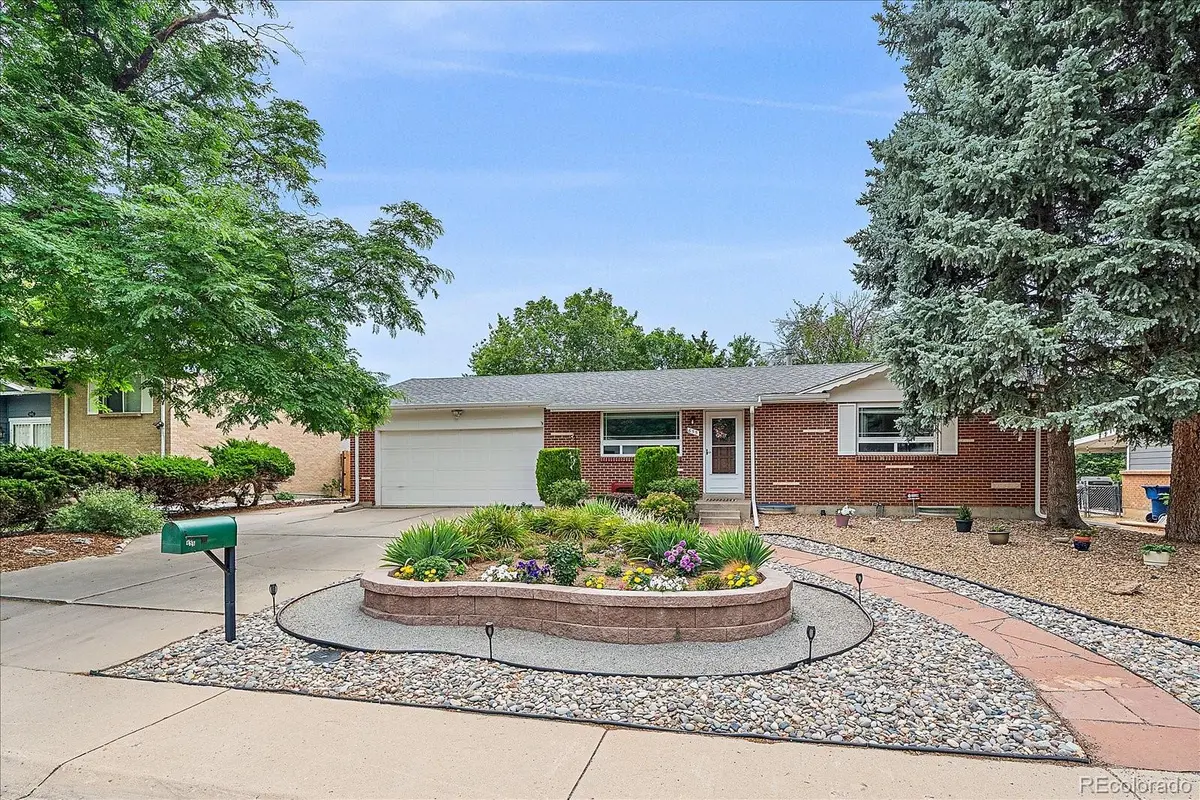 655 S Oakland ST, Aurora, CO 80012