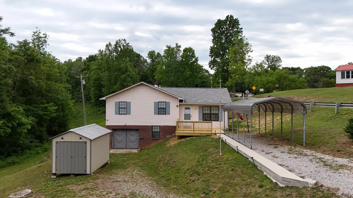 1825 Free Hill Rd, Celina, TN 38551