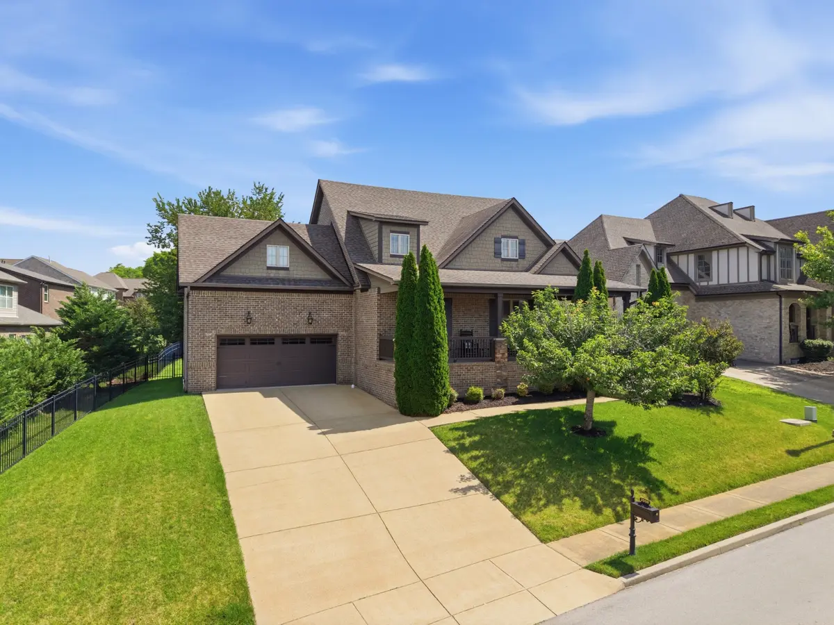 2000 Callaway Park Pl, Thompsons Station, TN 37179