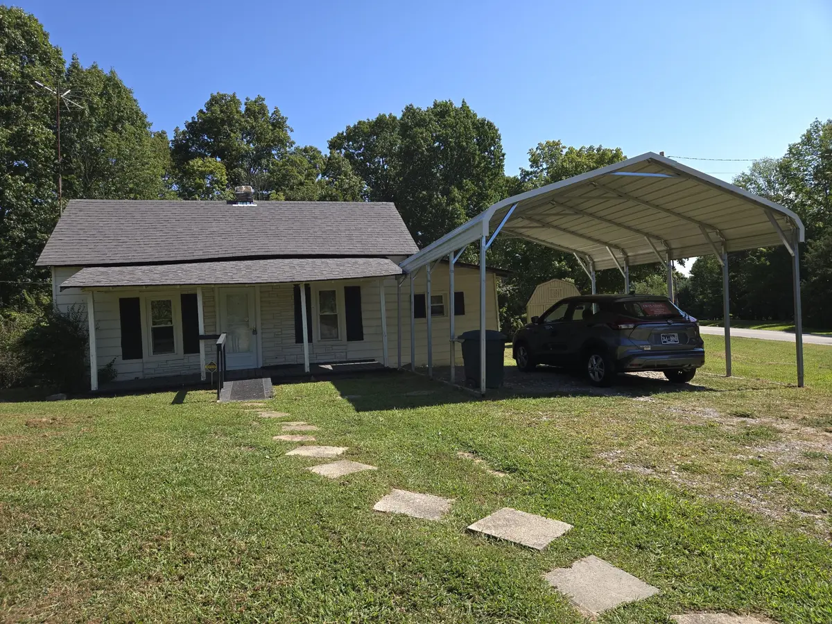 3269 Rawlings Rd, Woodlawn, TN 37191