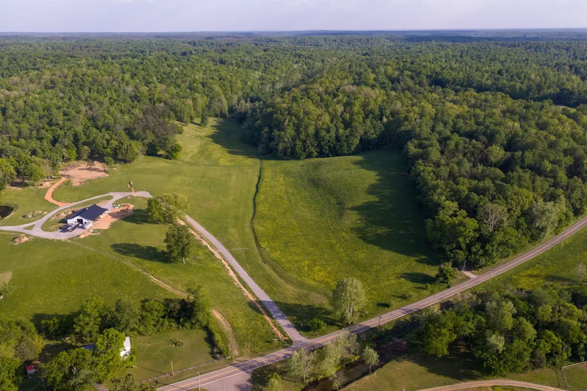 1 Pinewood Road, Nunnelly, TN 37137