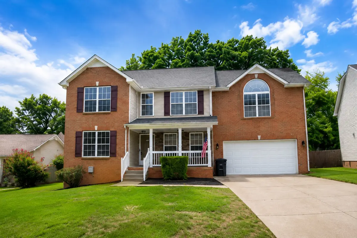 736 W Accipiter Cir, Clarksville, TN 37043
