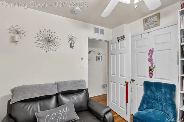 1287 Hunter AVE, Ypsilanti Charter Township, MI 48198