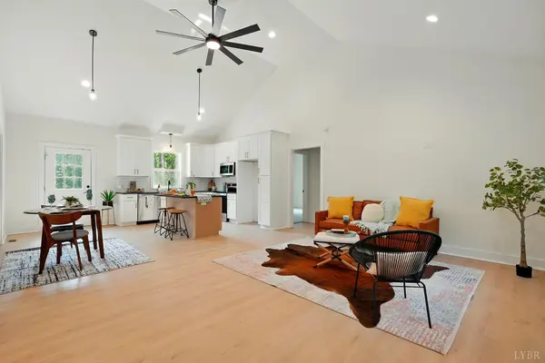 36 High Meadows DR, Wirtz, VA 24184