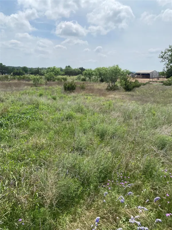 305 County Road RDS, Lampasas, TX 76550