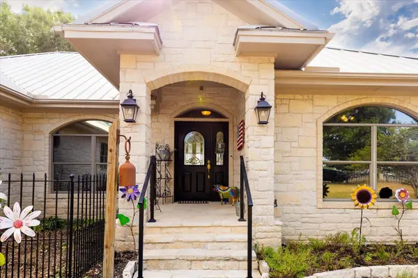101 Denny Fox DR, Burnet, TX 78611