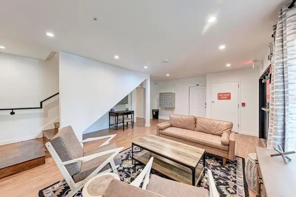 306 E 30th ST #210, Austin, TX 78705