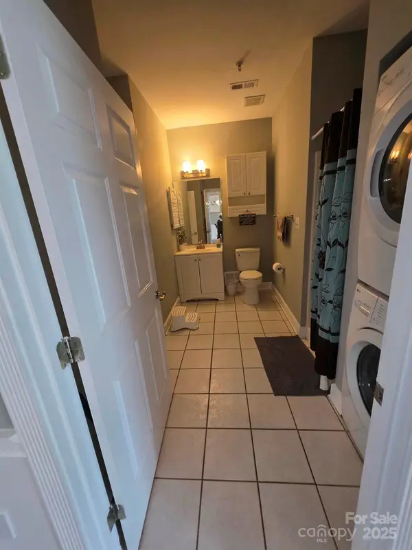 9016 Meadow Vista DR, Charlotte, NC 28213