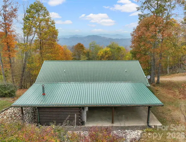 1447/1421 Ayers Mountain RD, Green Mountain, NC 28740