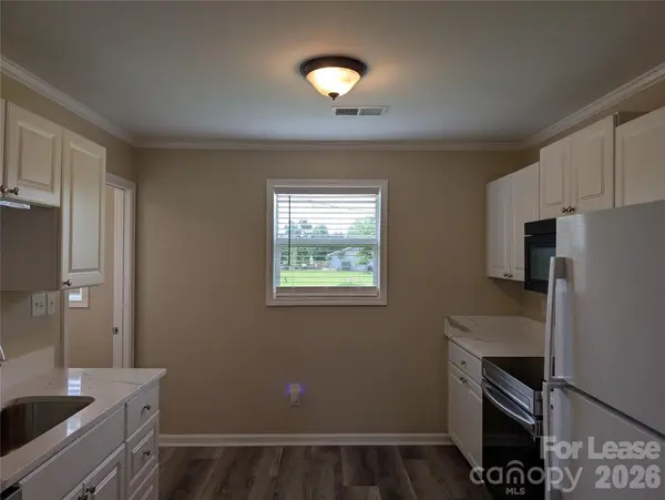421 West AVE W, Troutman, NC 28166
