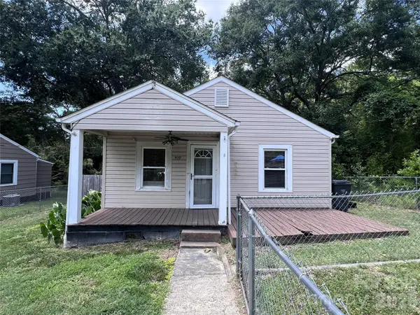 409 S Maple ST, Dallas, NC 28034