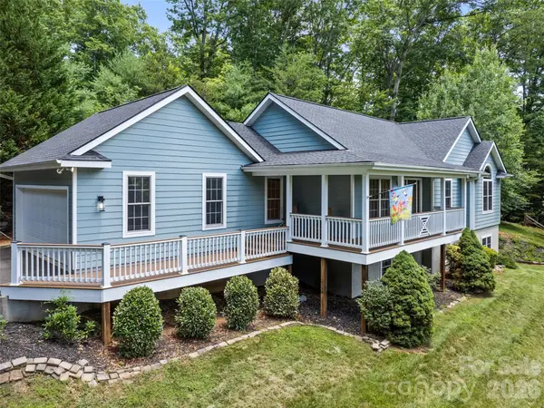 4 Leisure Wood DR, Canton, NC 28716