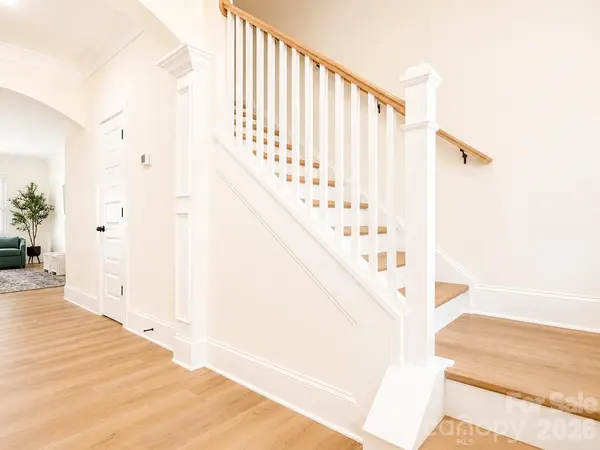 1238 N Sharon Amity RD, Charlotte, NC 28211