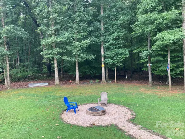 450 Willow Oaks DR, China Grove, NC 28023