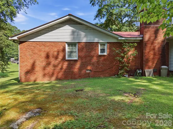 276 Dixie TRL, Hamlet, NC 28345