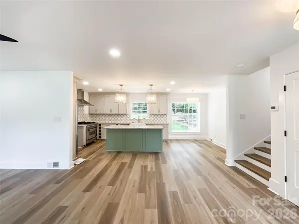 3011 Parkstone DR, Charlotte, NC 28210