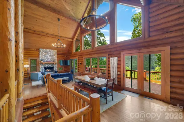 135 Ridge Top DR, Topton, NC 28781