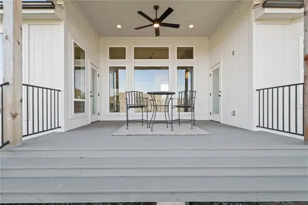 1616 SW 27th ST, Lee's Summit, MO 64082