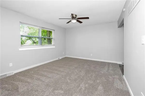 102 Cooper ST, Buckner, MO 64016