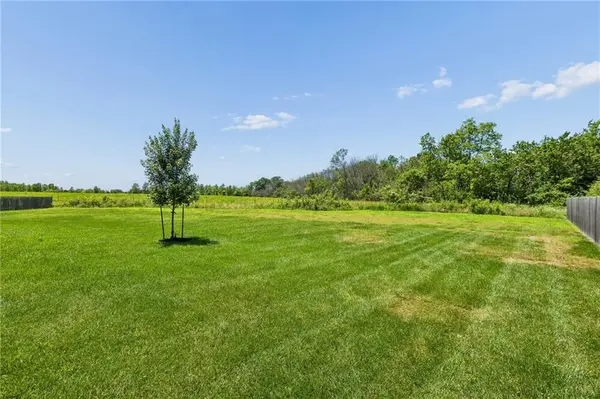 20602 Copper Creek DR, Peculiar, MO 64078