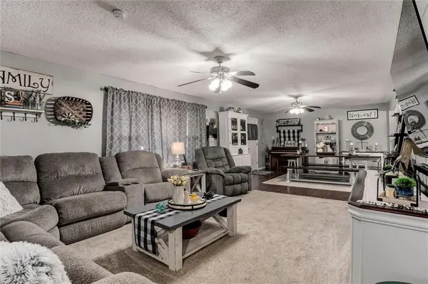 409 E Franklin ST, Pomona, KS 66076