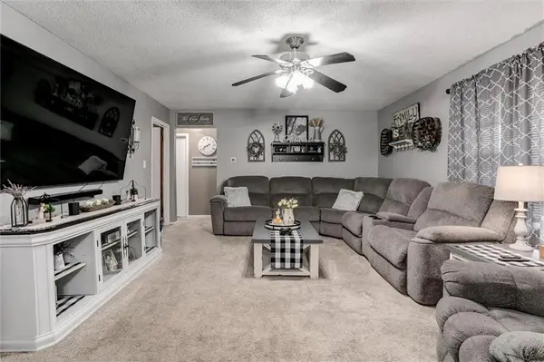 409 E Franklin ST, Pomona, KS 66076