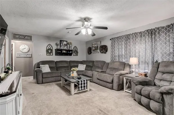 409 E Franklin ST, Pomona, KS 66076