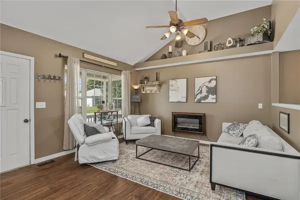 714 Harris LN, Cameron, MO 64429