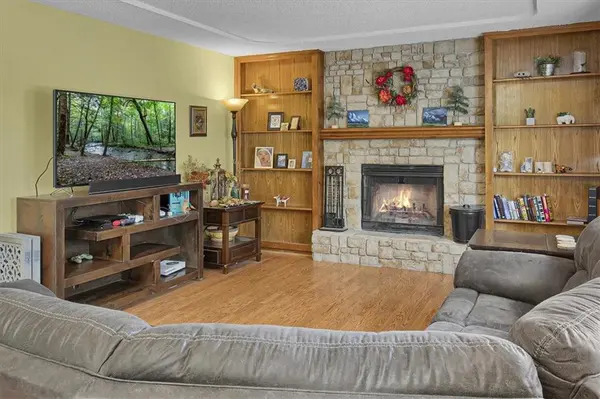 7005 MICHAEL LN, Pleasant Valley, MO 64068