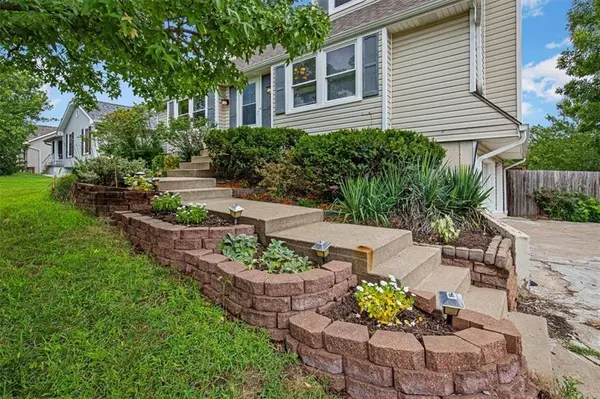 7005 MICHAEL LN, Pleasant Valley, MO 64068