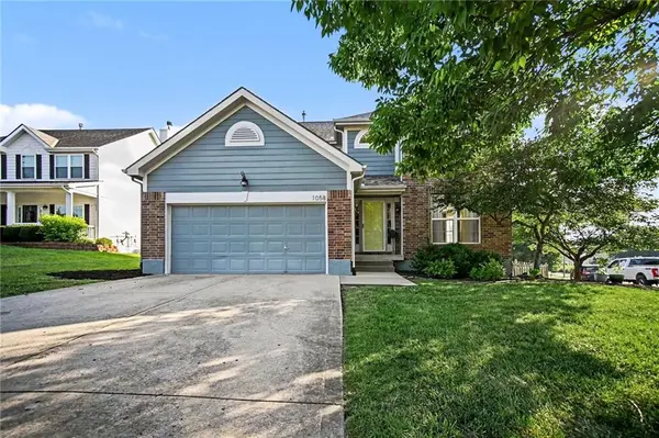 1058 Maple Woods TER, Liberty, MO 64068
