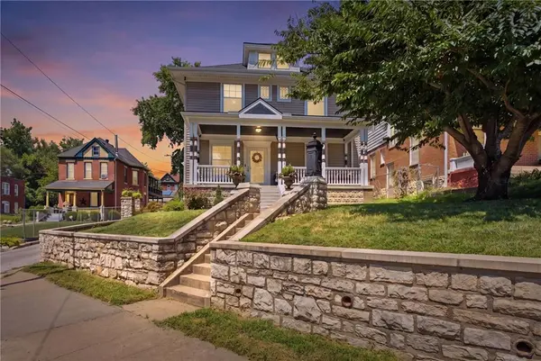 3300 E 10th ST, Kansas City, MO 64127