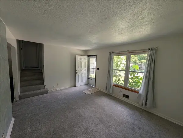 8 NW Noel ST, Lee's Summit, MO 64063