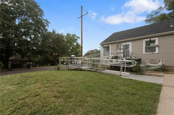 948 Cheyenne ST, Leavenworth, KS 66048