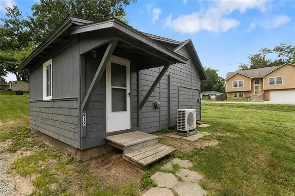 911-913 Franklin ST, Leavenworth, KS 66048