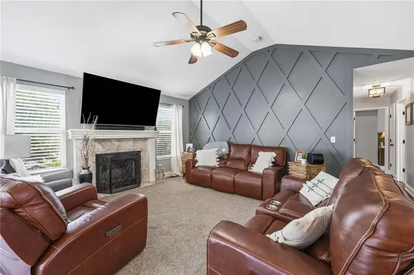 1910 Chestnut DR, Pleasant Hill, MO 64080