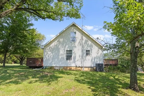 21515 S Sail A Way DR, Overbrook, KS 66524