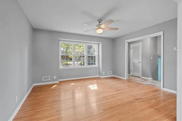 9746 Eby ST, Overland Park, KS 66212