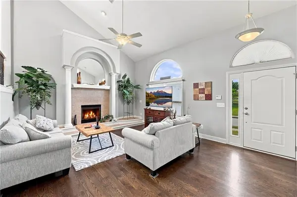1208 NW Cedar LN, Grain Valley, MO 64029